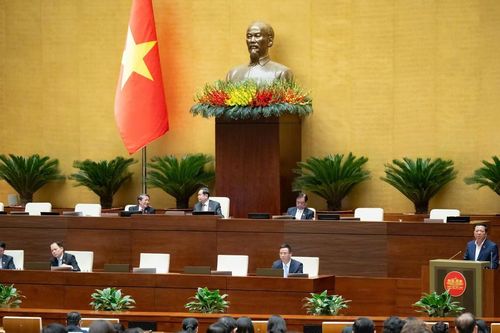 Nghiên cứu luật hóa việc phát triển kinh tế hàng không tầm thấp