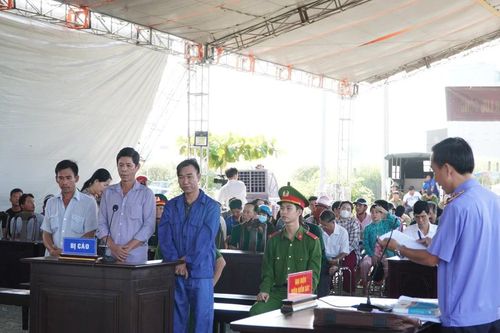 18 năm tù cho chủ tàu và thuyền trưởng đưa ngư dân sang biển Malaysia đánh bắt trái phép