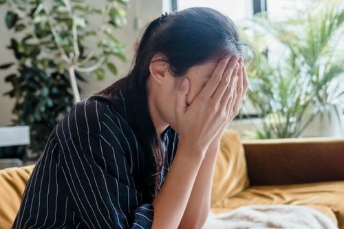 Vỡ mộng sống thử, lúc muốn từ bỏ, cô gái lại phát hiện mang thai