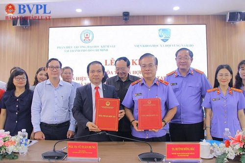 Phân hiệu Trường Đại học Kiểm sát ký kết Thỏa thuận hợp tác với Viện Khoa học xã hội vùng Nam Bộ