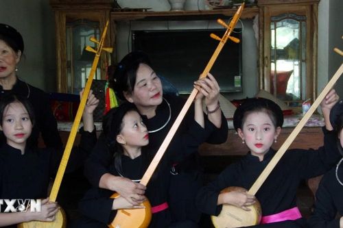Góp ý dự thảo văn kiện Đại hội XIV: Tạo dựng sức mạnh mềm từ văn hóa truyền thống