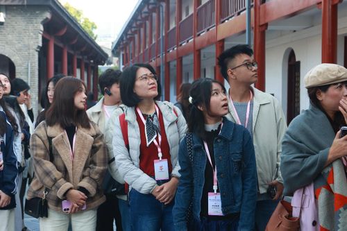 Thanh niên Việt Nam tham gia 'Hành trình đỏ nghiên cứu, học tập' tại Trung Quốc
