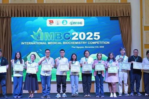 Sinh viên Y Việt Nam giành 4 huy chương tại cuộc thi Hóa sinh Y học quốc tế