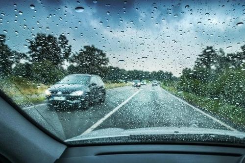 Những 'kẻ thù' thầm lặng phá hỏng chiếc xe sau ngày mưa bão