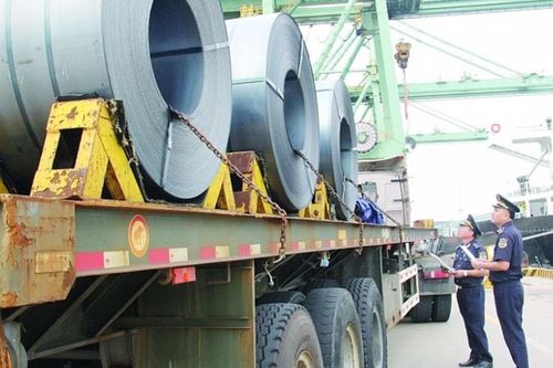 Xuất khẩu của Hà Tĩnh 10 tháng: Thép 'chững nhịp', dệt may 'bứt tốc'
