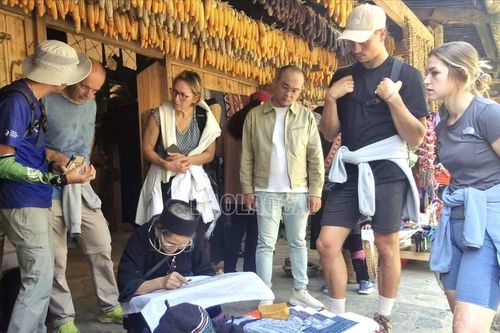 Xây dựng cộng đồng làm du lịch thân thiện, mến khách khách tại Sa Pa