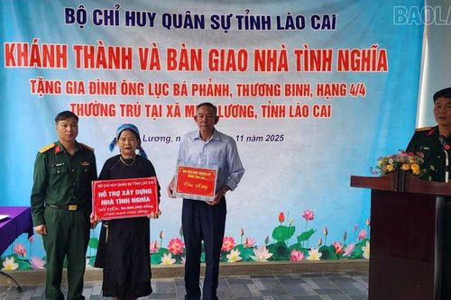 Bàn giao nhà tình nghĩa cho thương binh Lục Bá Phảnh tại xã Minh Lương