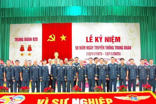 Trung đoàn Không quân 920 kỷ niệm 50 năm ngày truyền thống