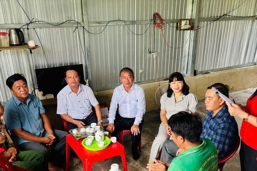 Đạ Tẻh bàn giao Nhà Đại đoàn kết cho hộ có hoàn cảnh khó khăn