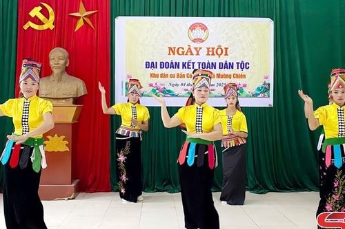 Hân hoan Ngày hội Đại đoàn kết