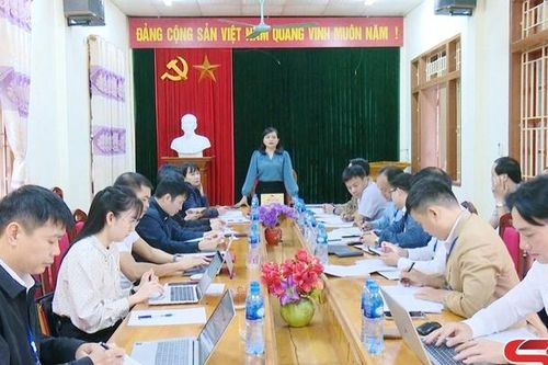 Đồng chí Chủ nhiệm UBKT Tỉnh ủy làm việc với Ban Thường vụ Đảng ủy xã Chiềng Sại