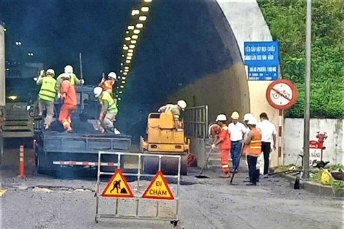 Cơ bản khắc phục xong hư hỏng mặt đường quốc lộ 1 đoạn qua Huế