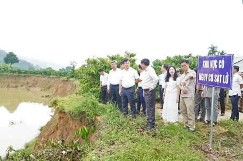 Lãnh đạo tỉnh Lâm Đồng trực tiếp kiểm tra khu vực sạt lở bờ sông Krông Nô