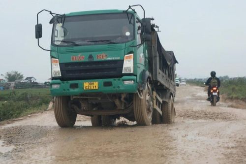 Nghệ An: Tuyến đường huyết mạch xuống cấp trầm trọng