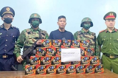 Hơn nửa tấn pháo hoa nổ được giao dịch qua mạng xã hội