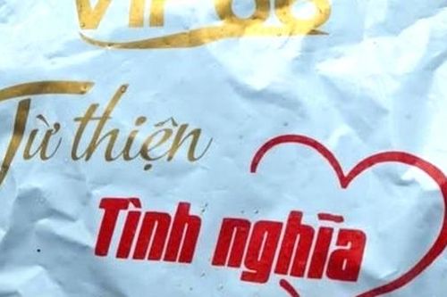 Nhóm người tự xưng 'trao quà từ thiện' ở Huế có biểu hiện bất thường
