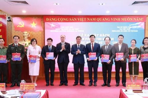 Ra mắt sách về tình hữu nghị thủy chung Việt Nam – Cuba