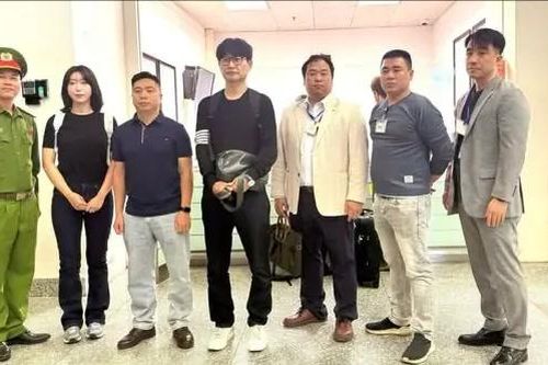 Công an Hà Nội bàn giao đối tượng truy nã quốc tế