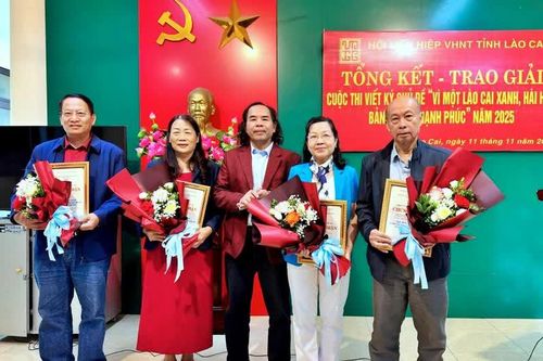 Trao giải Cuộc thi viết ký 'Vì một Lào Cai xanh, hài hòa, bản sắc và hạnh phúc'