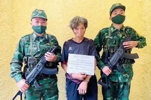 Bắt quả tang Mùa A Giàng 'ôm' hàng cấm ở khu vực biên giới
