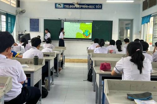 Đổi mới ra đề Ngữ văn: Từ học thuộc sang tư duy sáng tạo