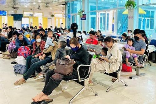 Cúm A tăng nhanh thời điểm giao mùa: Nhiều trẻ nhập viện, bác sĩ cảnh báo nguy cơ biến chứng nặng