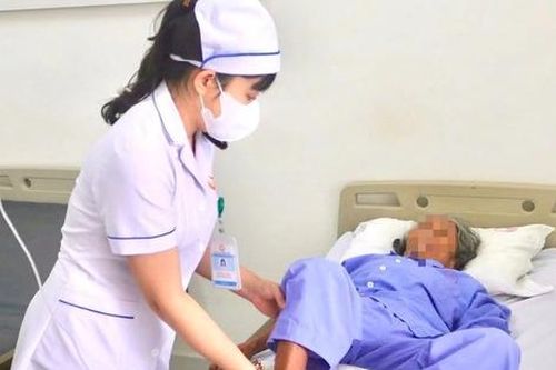 Thay khớp háng thành công cho cụ bà 91 tuổi
