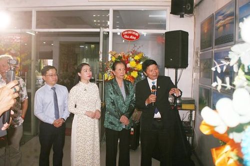 Hàng trăm tác phẩm ảnh tôn vinh tư tưởng, đạo đức, phong cách Hồ Chí Minh