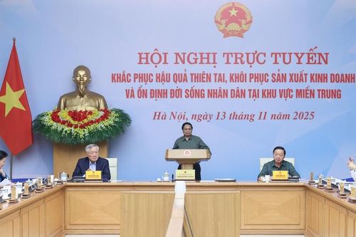Thủ tướng: Phát huy tình dân tộc, nghĩa đồng bào giúp người dân miền Trung sớm vượt qua khó khăn