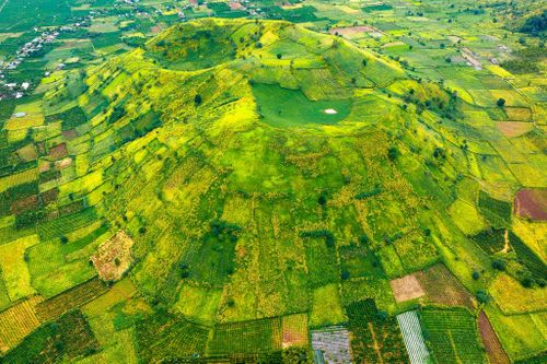 Mảng xanh trên miệng núi lửa triệu năm tuổi ở Gia Lai