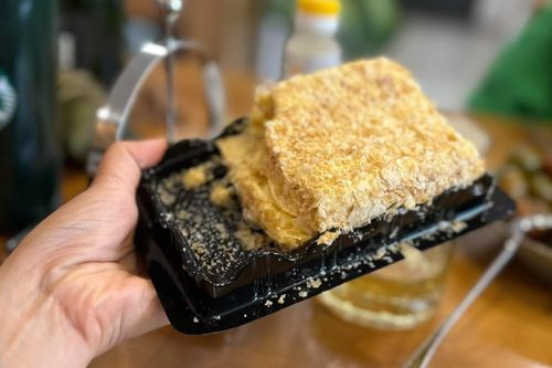 Bánh Napoleon 'đế vương' khiến khách xếp số thứ tự 2.000, chờ 20 ngày