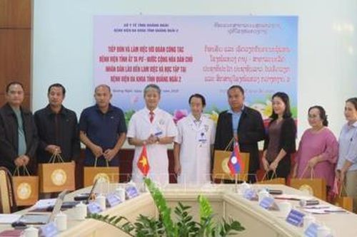 Chuyển giao kỹ thuật gây mê nhi cho Bệnh viện tỉnh Attapeu, Lào