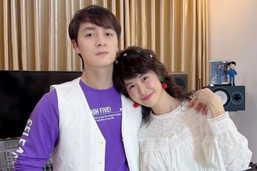 Bộ ảnh kỷ niệm ngày cưới độc lạ của hai vợ chồng ca sĩ Đăng Khôi