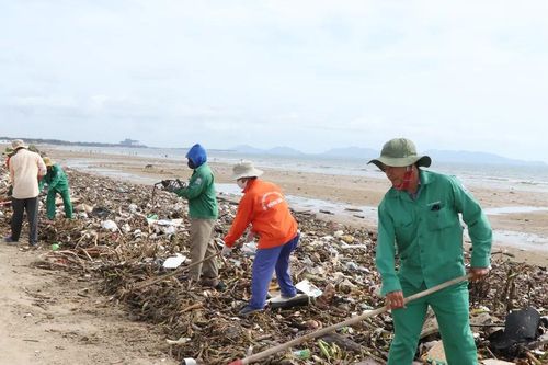 Phường Vũng Tàu (TPHCM) đã thu gom 400 tấn rác đại dương