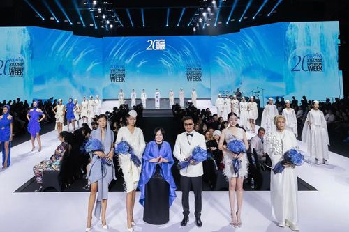 NTK Vũ Việt Hà mở màn Tuần lễ Thời trang quốc tế Việt Nam Thu Đông 2025