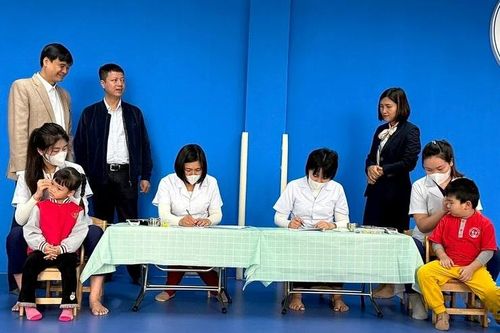 Hà Nội khám sàng lọc thính giác cho trẻ mầm non, tránh tàn tật vĩnh viễn