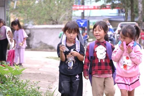 Lan tỏa giá trị nhân văn qua tác phẩm 'Chắp cánh ước mơ học trò vùng cao'