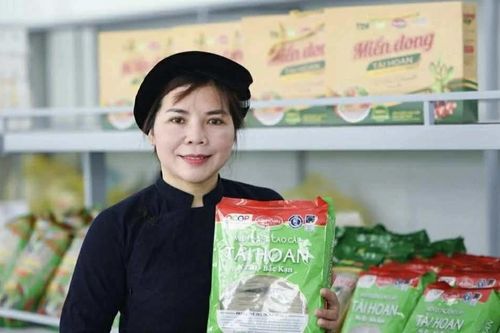 Từ củ dong riềng đến câu chuyện thoát nghèo của người dân Côn Minh
