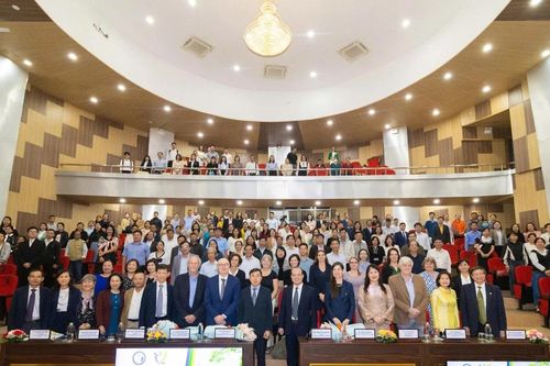 Phát triển Y học gia đình và chăm sóc sức khỏe ban đầu tại Việt Nam