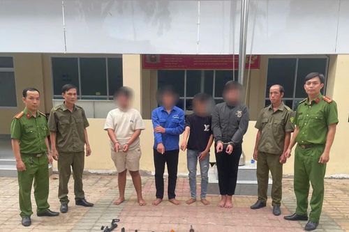 Tạm giữ nhóm 'giang hồ nhí' gây rối tại quán cà phê ở TPHCM