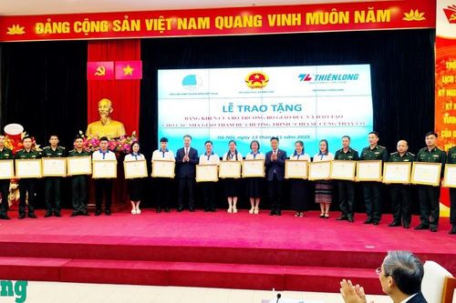 Bộ Giáo dục và Đào tạo tặng Bằng khen cho 80 giáo viên, cán bộ Biên phòng tiêu biểu năm 2025