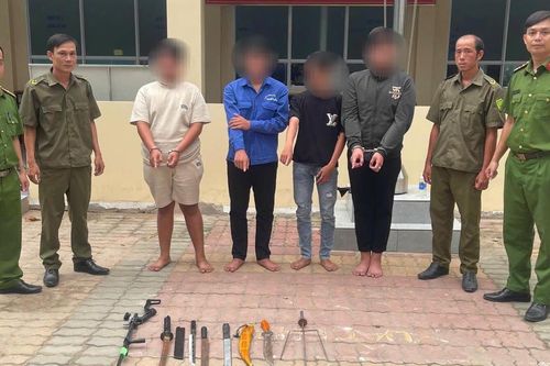 Nhóm 'tuổi teen' mang hung khí tìm đối thủ để giải quyết mâu thuẫn