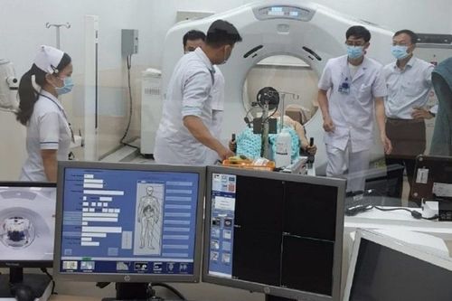 Dài cổ chờ xạ trị