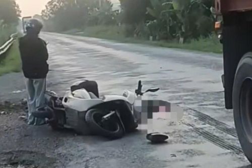 Sụp ổ gà trên quốc lộ, người đàn ông bị ô tô cán tử vong tại chỗ