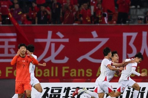 U22 Việt Nam hạ U22 Trung Quốc 1-0, tranh cãi 11m phút 84