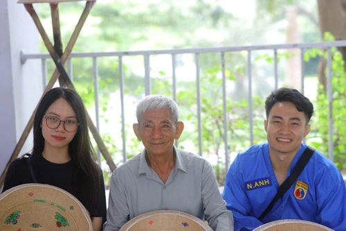 Đánh thức di sản trong lòng thế hệ trẻ bằng Nón ngựa Phú Gia