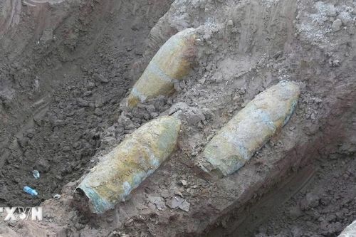 Bắc Ninh: Phát hiện 3 quả bom tại khu vực đồng lúa xã Sơn Động