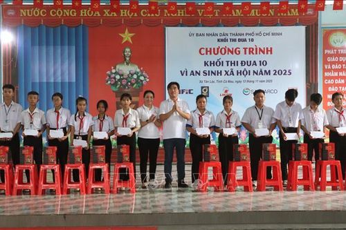 Hỗ trợ an sinh xã hội cho người dân vùng sâu Cà Mau