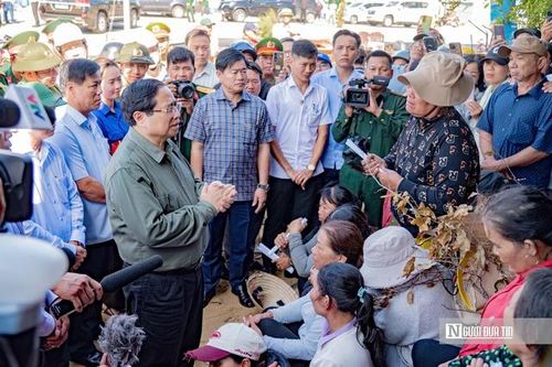 Thủ tướng Phạm Minh Chính: Hỗ trợ người dân sửa chữa nhà, bảo đảm doanh nghiệp không gián đoạn sản xuất sau bão