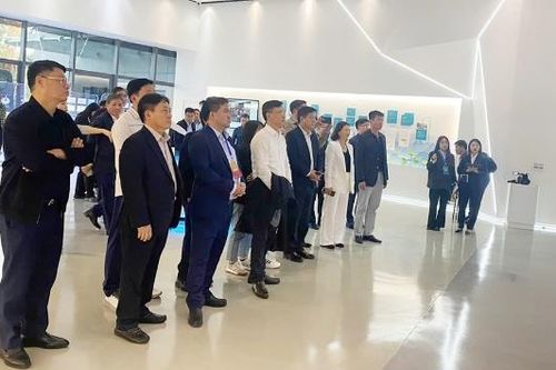Đoàn công tác tỉnh Bắc Ninh tham dự Hội chợ 'Thương mại và Du lịch biên giới Việt - Trung' năm 2025